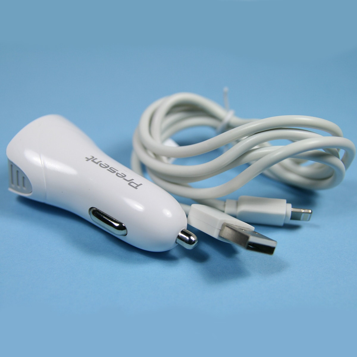 Kit de chargeur USB voiture 12V output 5V 1.5A pour iPhone Chargeur + câble.